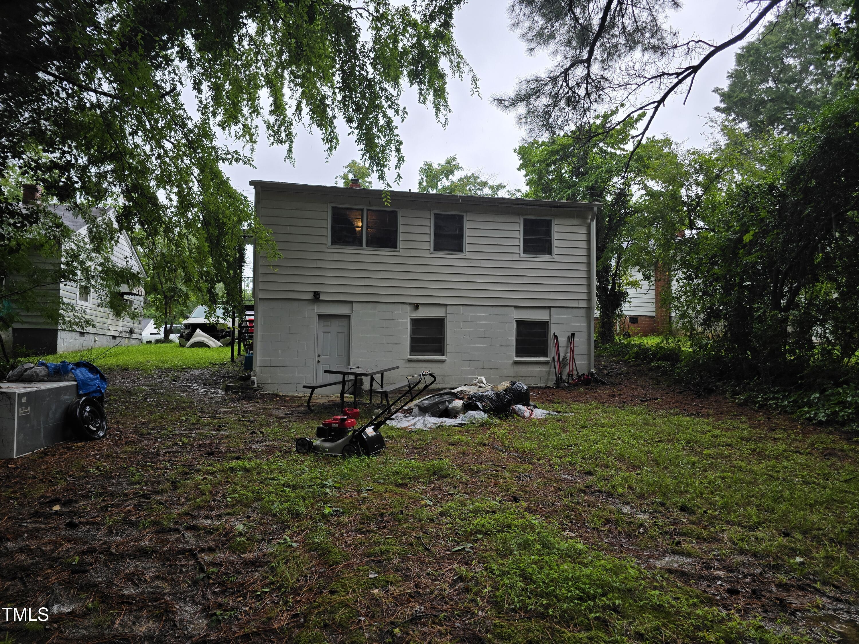 815 Ridgeway Avenue Durham, NC 27701 - Photo 3 of 45 20240725_151010