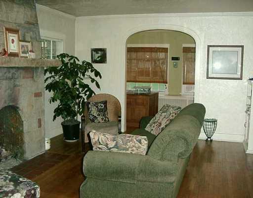 1220 Cochran Road Mt. Lebanon, PA 15216 - Photo 3 of 7 Gallery Image 3