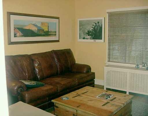 1220 Cochran Road Mt. Lebanon, PA 15216 - Photo 4 of 7 Gallery Image 4