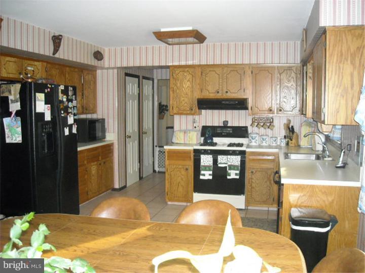 44 Marlon Pond Road Hamilton, NJ 08690 - Photo 8 of 20 Kitchen