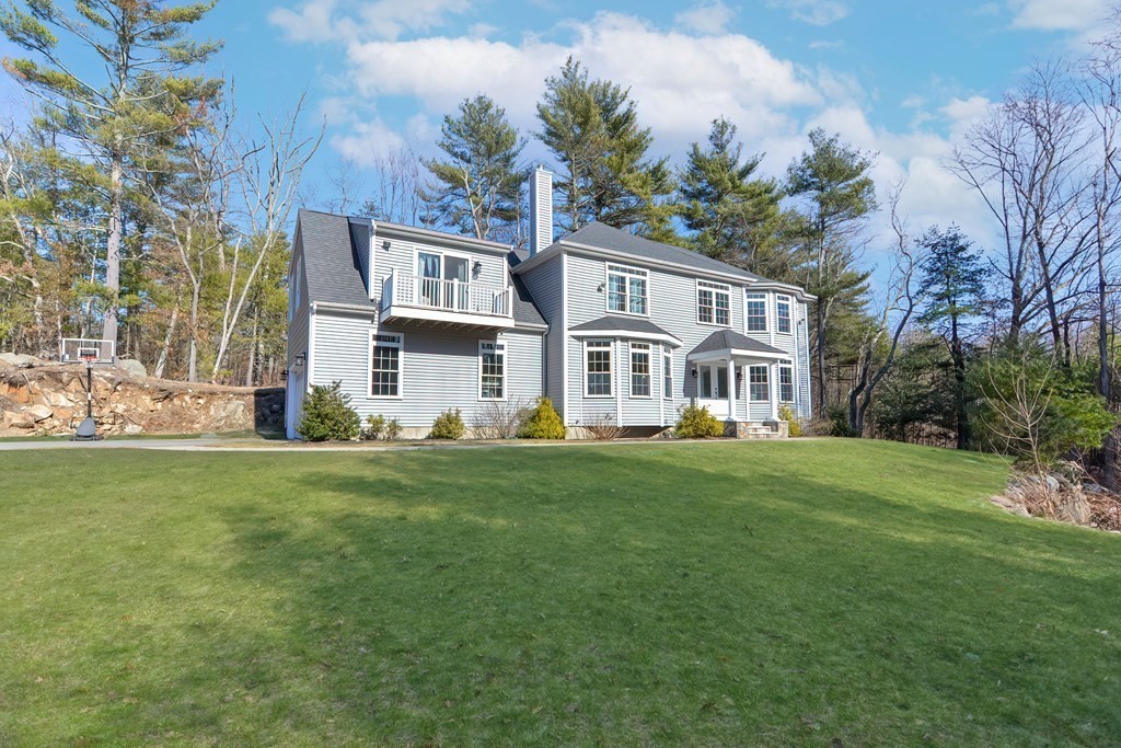 17 Standish Road Norfolk, MA 02056 - Photo 1 of 37 Gallery Image 1