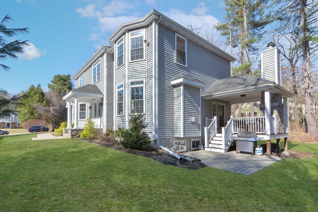 17 Standish Road Norfolk, MA 02056 - Photo 3 of 37 Gallery Image 3