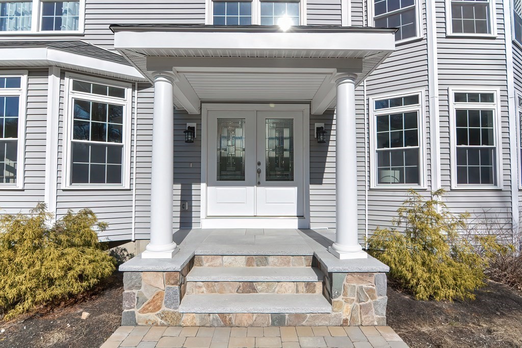 17 Standish Road Norfolk, MA 02056 - Photo 4 of 37 Gallery Image 4