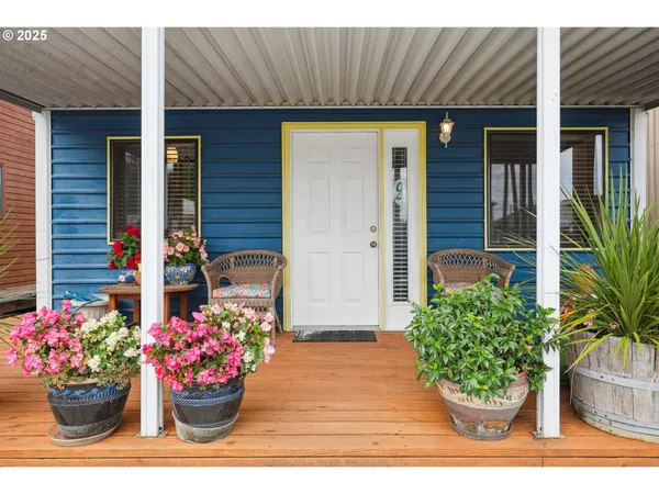 a view of a house with sitting area