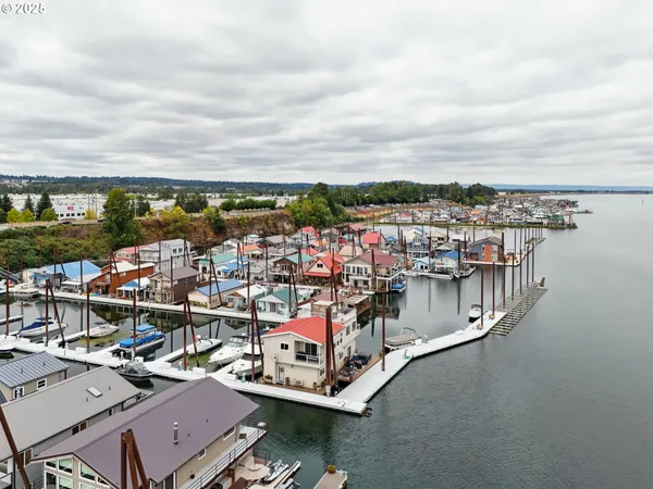 $162,500 | 19609 Northeast Marine Drive, Unit C4, Portland, OR 97230