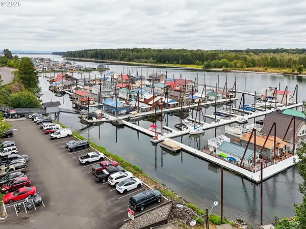 $162,500 | 19609 Northeast Marine Drive, Unit C4, Portland, OR 97230