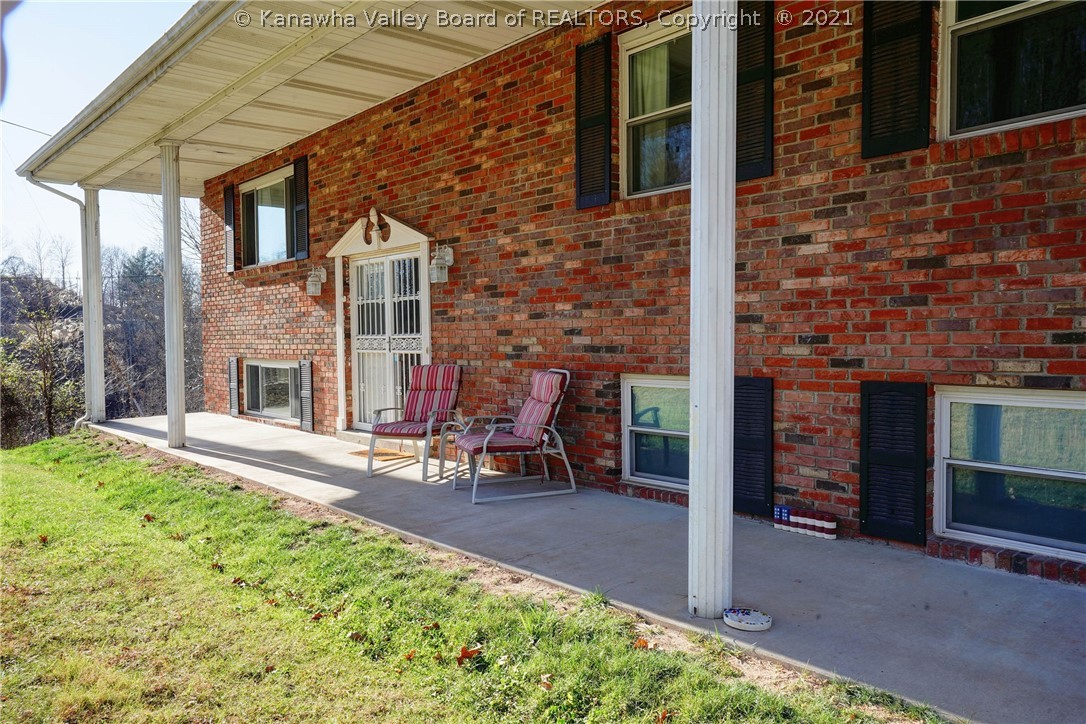 2256 Long Ridge Road Elkview, WV 25071 - Photo 4 of 32 Gallery Image 4