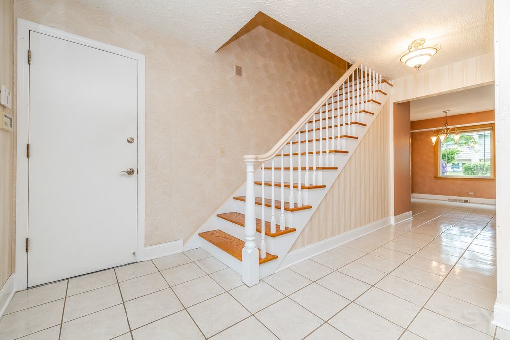 1012 South Church Road Mount Prospect, IL 60056 - Photo 12 of 43