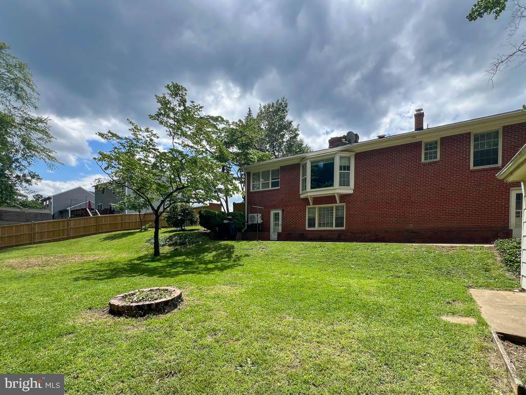 124 Deacon Road Fredericksburg, VA 22405 - Photo 37 of 48 a backyard of a house with lots of green space
