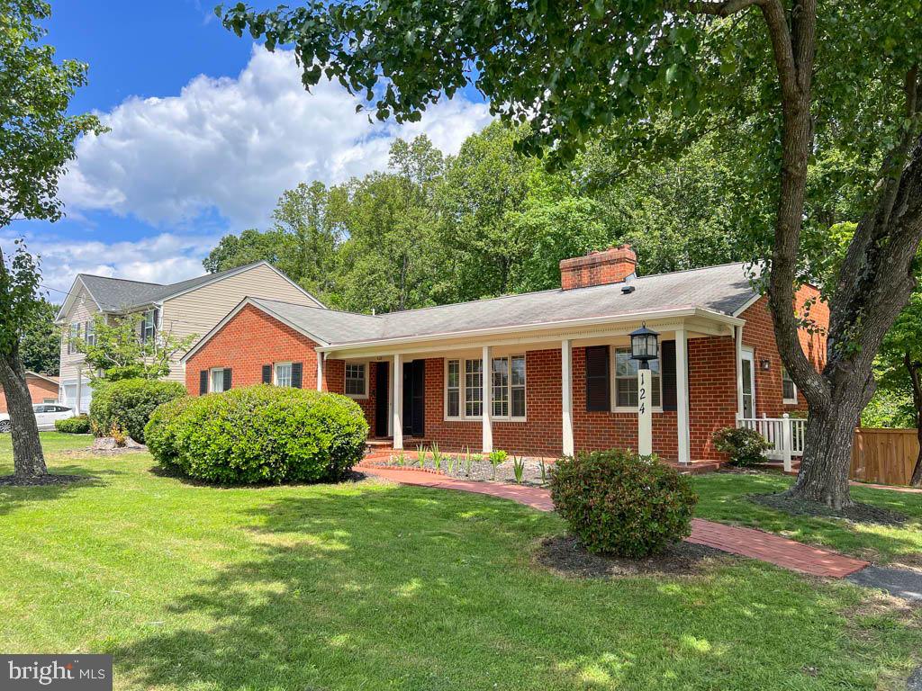 124 Deacon Road Fredericksburg, VA 22405 - Photo 48 of 48 front view of a house with a yard