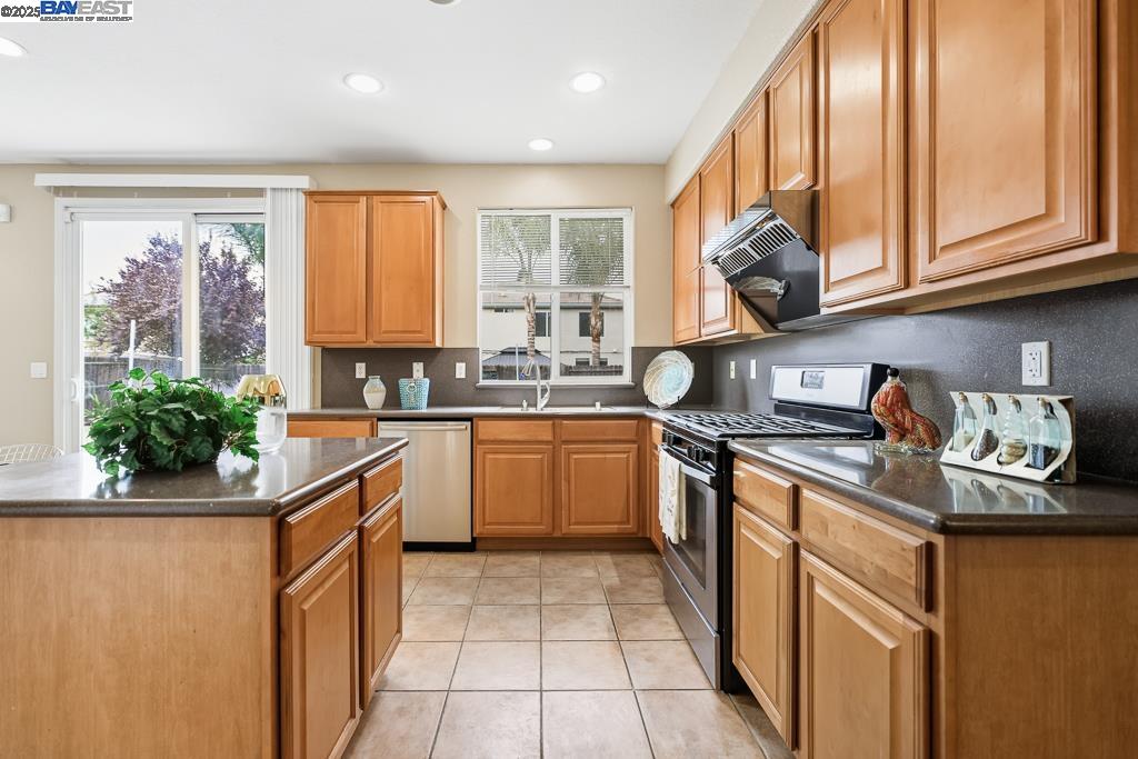 1413 Angus Street Patterson, CA 95363 - Photo 19 of 45