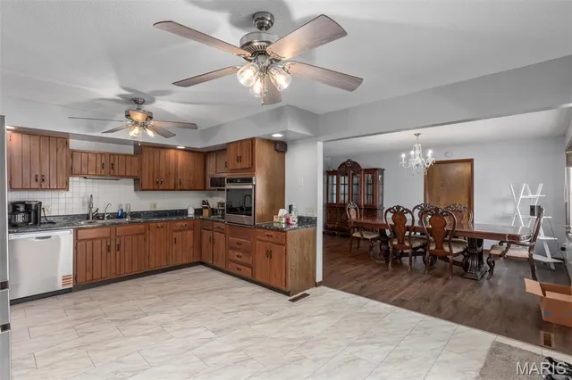 $215,000 | 1512 North Harrison Street, Litchfield, IL 62056