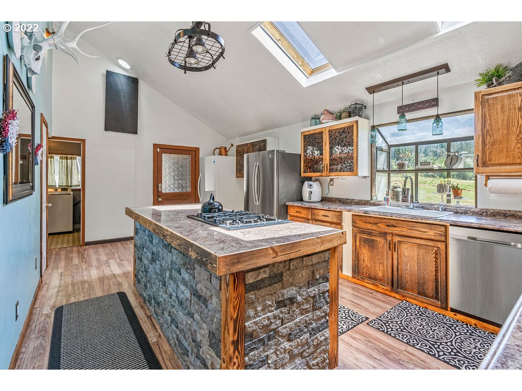 203 Cole Road Kelso, WA 98626 - Photo 10 of 32 Gallery Image 10