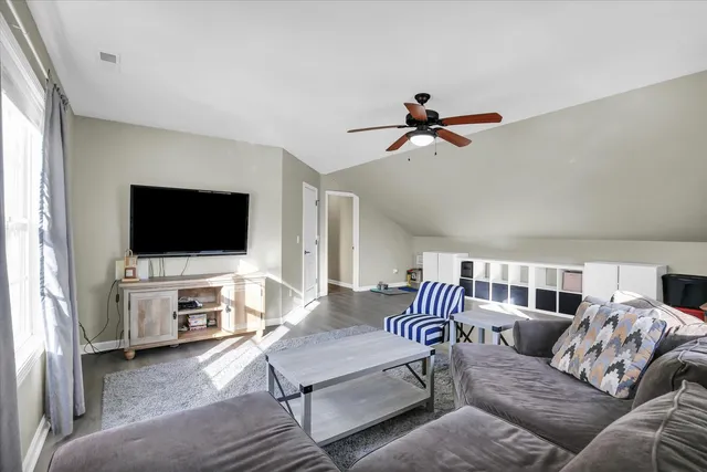 $375,000 | 609 Country Acres Road, St. Joseph, IL 61873