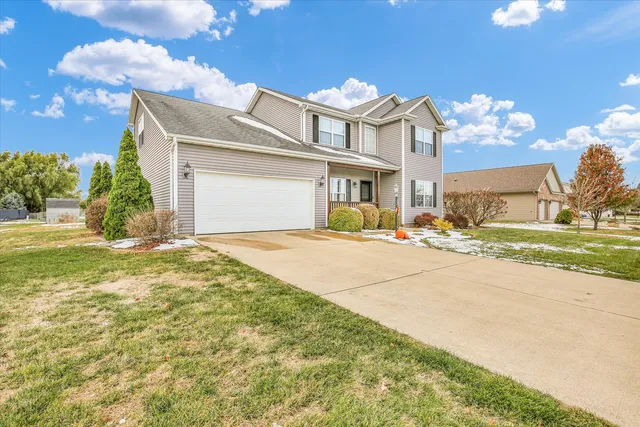 $375,000 | 609 Country Acres Road, St. Joseph, IL 61873