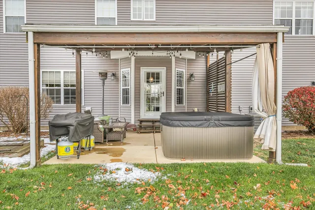 $375,000 | 609 Country Acres Road, St. Joseph, IL 61873