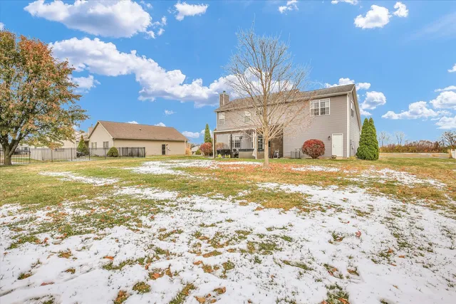 $375,000 | 609 Country Acres Road, St. Joseph, IL 61873