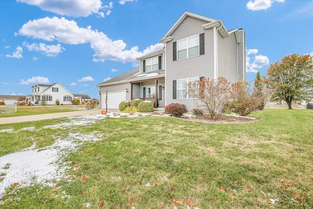 $375,000 | 609 Country Acres Road, St. Joseph, IL 61873