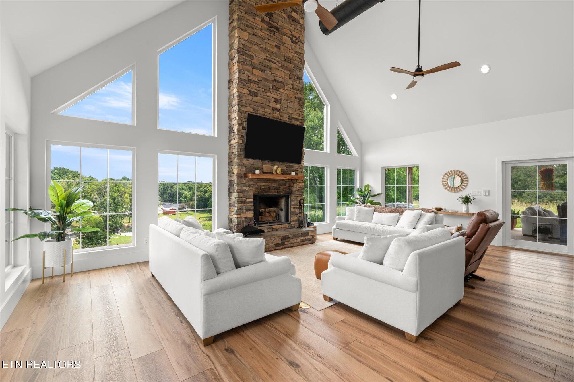 8143 Walker Road Knoxville, TN 37938 - Photo 14 of 44 10-8143-Walker-Rd-Knoxville-TN-10