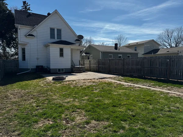 $139,700 | 1431 29th Avenue, Moline, IL 61265