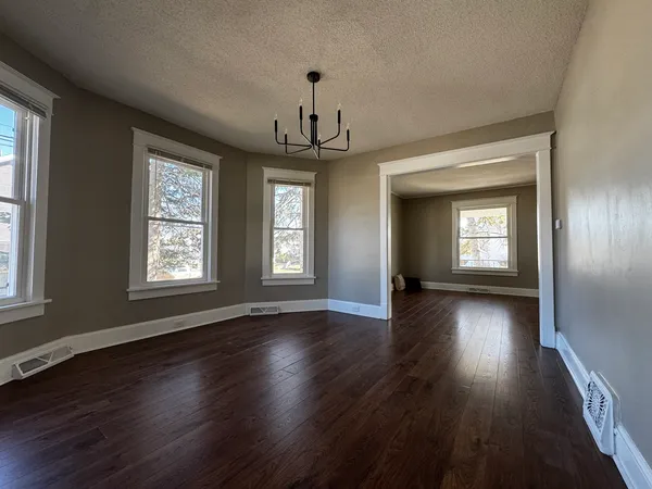 $139,700 | 1431 29th Avenue, Moline, IL 61265