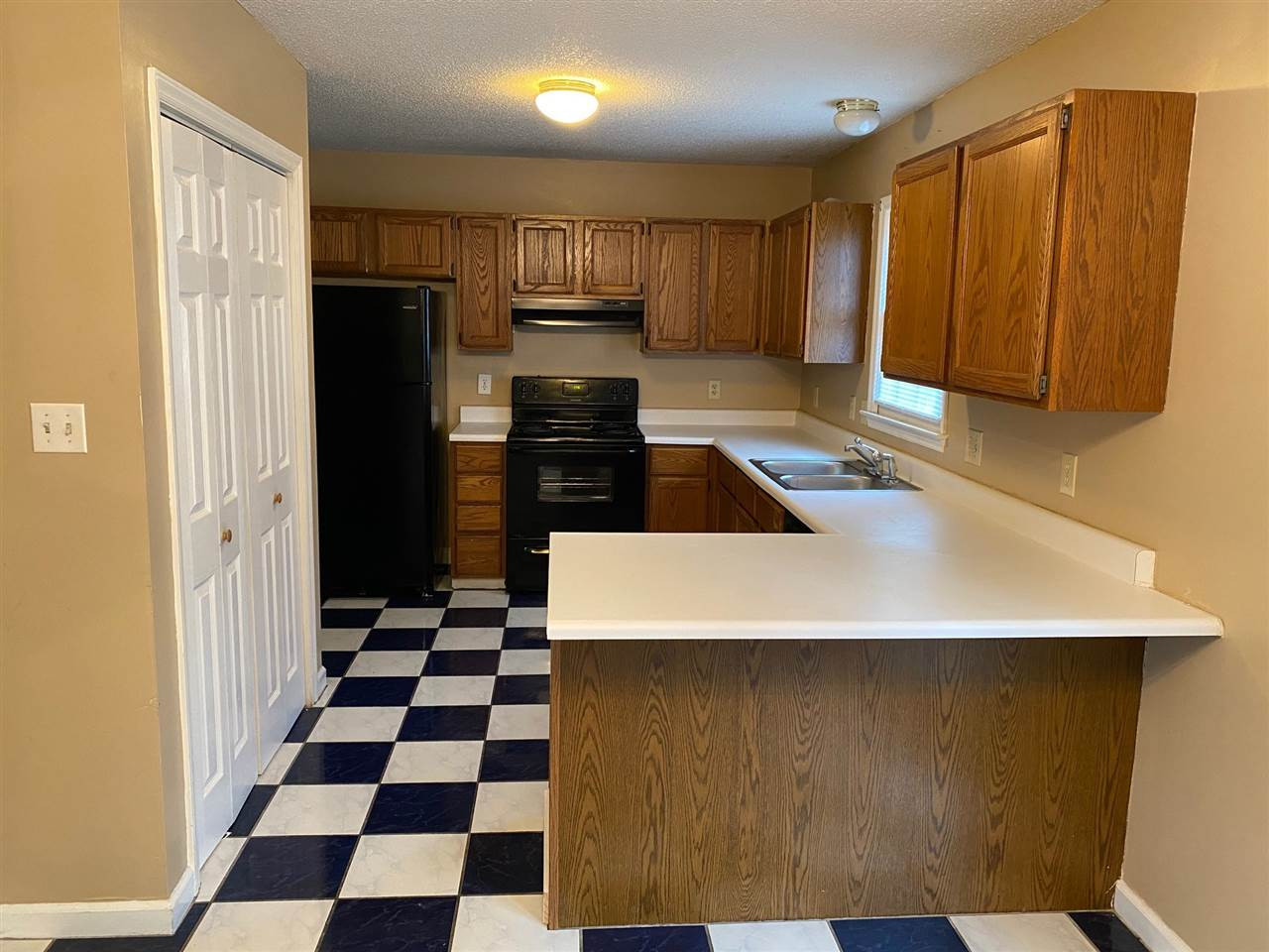 2601 Denbigh Court Raleigh, NC 27604 - Photo 6 of 11 Kitchen