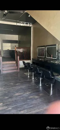 a view of livingroom with furniture