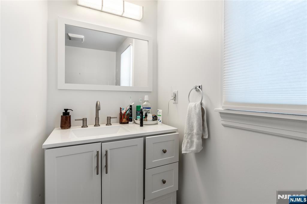 273 Randolph Avenue East Rutherford, NJ 07073 - Photo 7 of 19