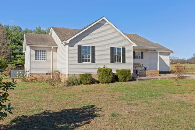 $299,900 | 14 Hazelwood Lane, Winchester, TN 37398