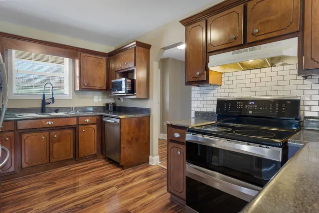 $299,900 | 14 Hazelwood Lane, Winchester, TN 37398