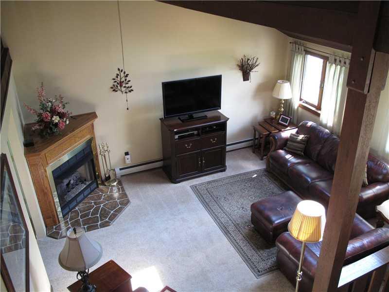 490 McElree Road Washington, PA 15301 - Photo 3 of 18 Living Room.