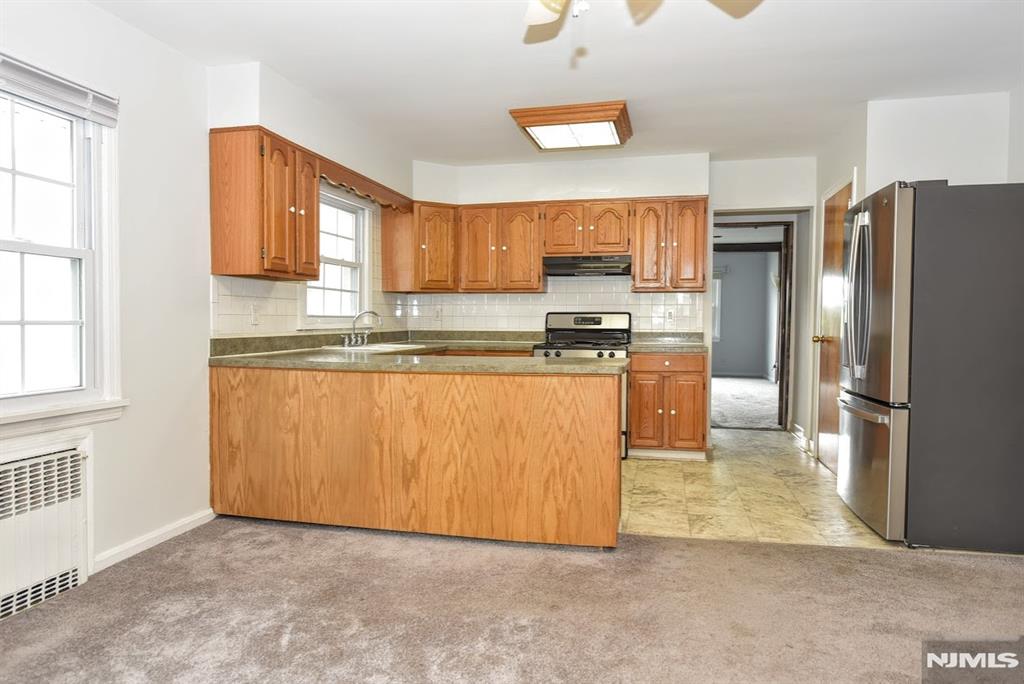 88 Woodland Avenue Rutherford, NJ 07070 - Photo 4 of 16