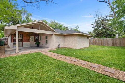 $465,000 | 5113 West 43rd Street, Houston, TX 77092