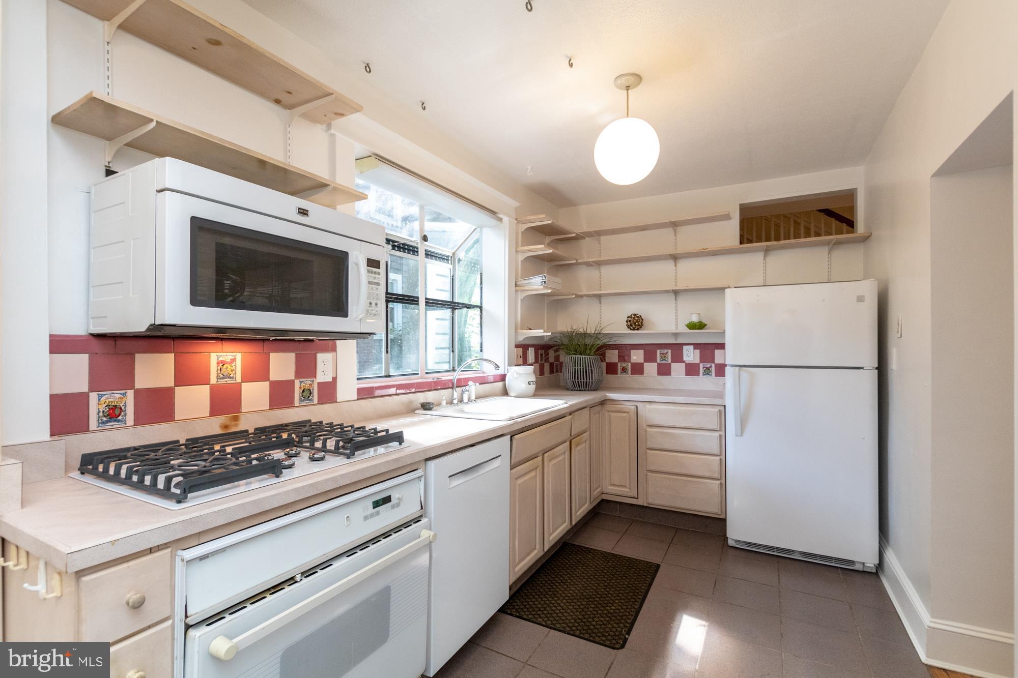 608 St Dunstans Road Baltimore, MD 21212 - Photo 14 of 40 Kitchen