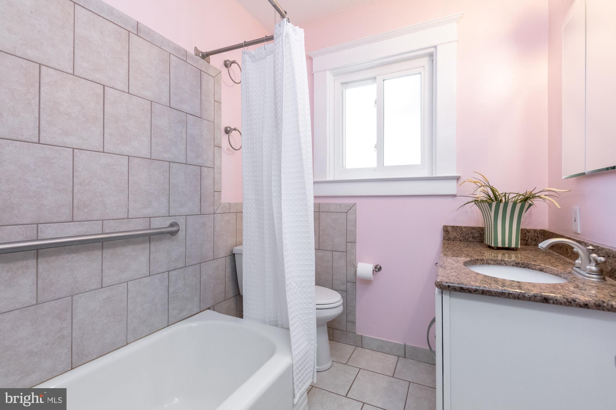 608 St Dunstans Road Baltimore, MD 21212 - Photo 25 of 40 Bath