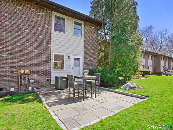 $519,000 | 368 Knapps Highway, Unit 368, Fairfield, CT 06825