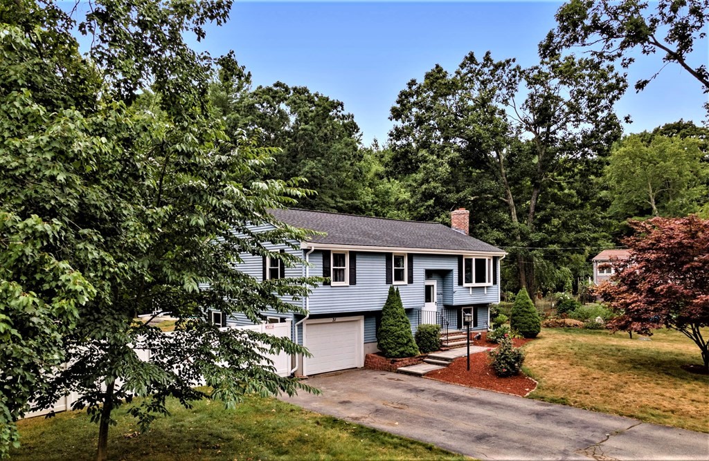 31 Kensington Road Norton, MA 02766 - Photo 3 of 26 Gallery Image 3