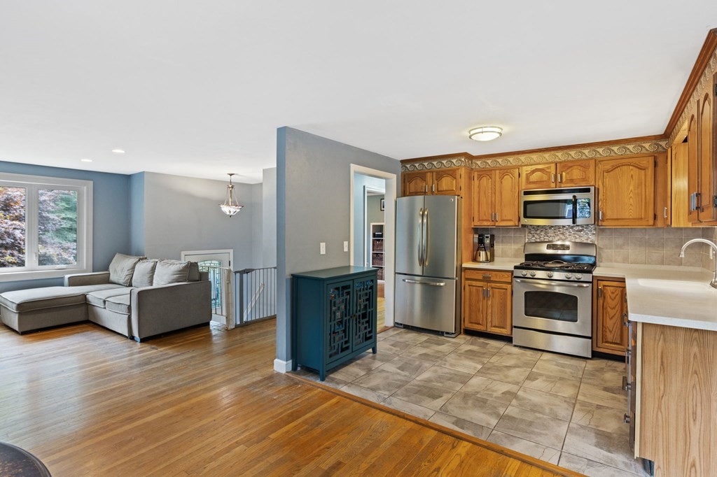 31 Kensington Road Norton, MA 02766 - Photo 7 of 26 Gallery Image 7