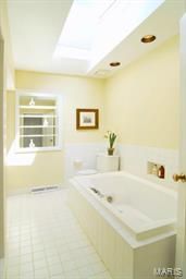 26 South Spoede Road Creve Coeur, MO 63141 - Photo 17 of 41 Gallery Image 17