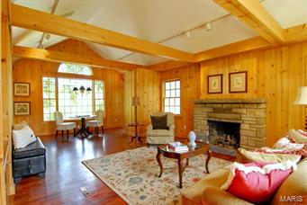 26 South Spoede Road Creve Coeur, MO 63141 - Photo 2 of 41 Gallery Image 2