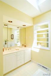 26 South Spoede Road Creve Coeur, MO 63141 - Photo 28 of 41 Gallery Image 28