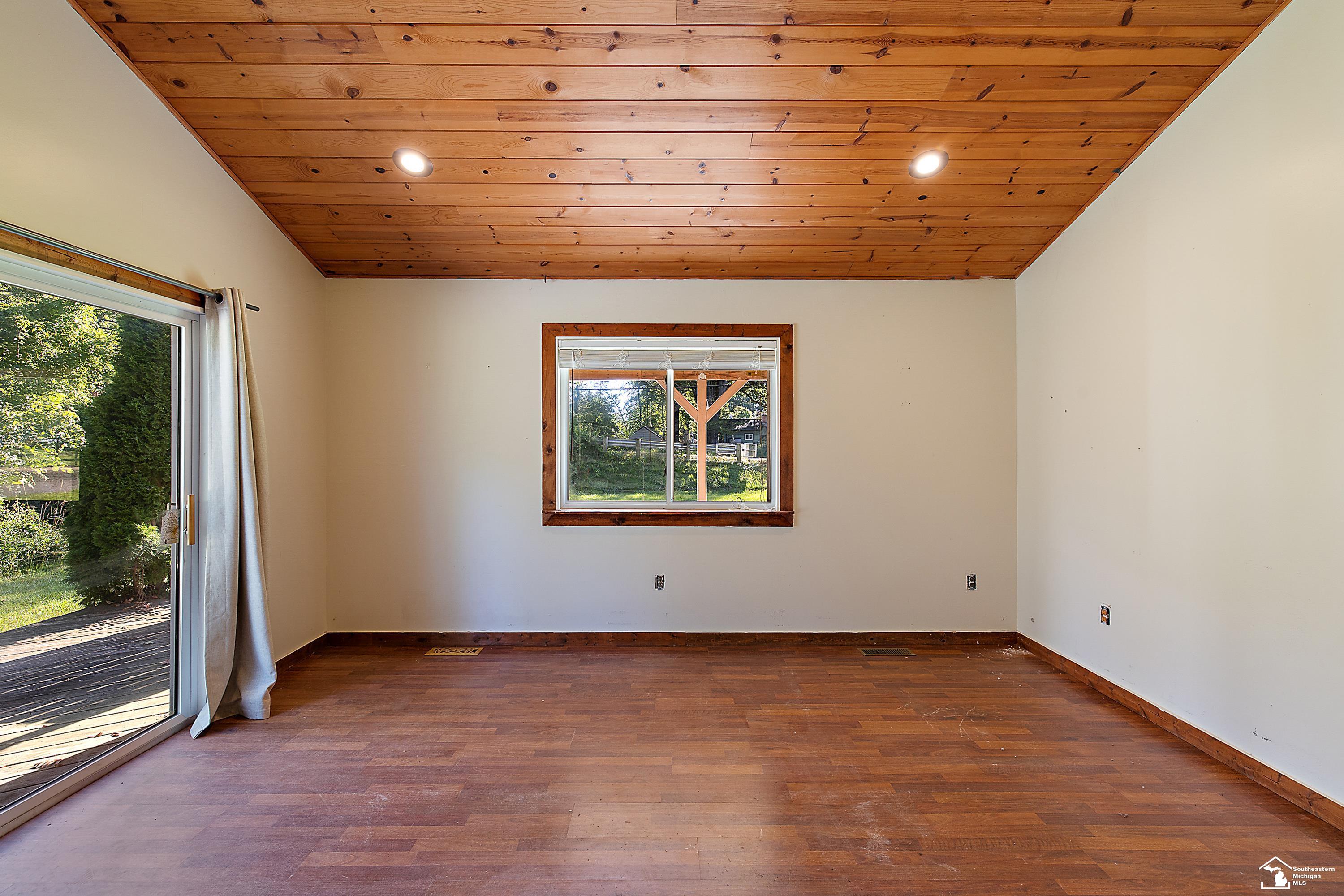 3915 Balmony Road Commerce Township, MI 48382 - Photo 10 of 22 50088974-10.JPG