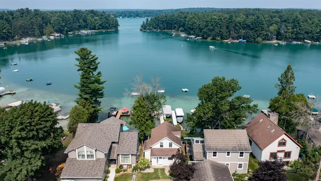 $1,590,000 | E1396 Grandview Road, Waupaca, WI 54981