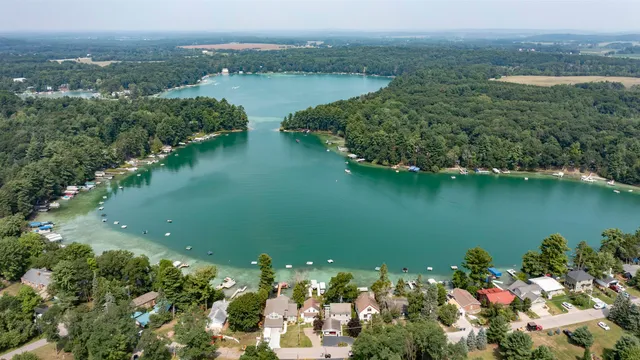 $1,590,000 | E1396 Grandview Road, Waupaca, WI 54981