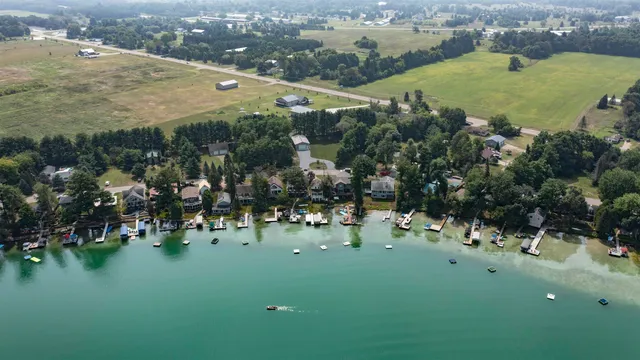 $1,590,000 | E1396 Grandview Road, Waupaca, WI 54981