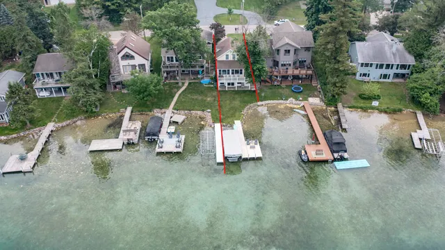 $1,590,000 | E1396 Grandview Road, Waupaca, WI 54981