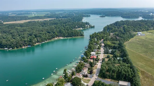 $1,590,000 | E1396 Grandview Road, Waupaca, WI 54981