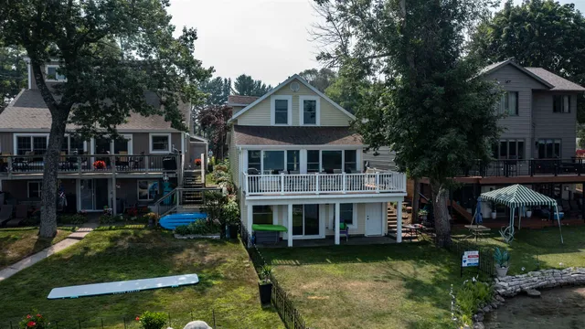 $1,590,000 | E1396 Grandview Road, Waupaca, WI 54981