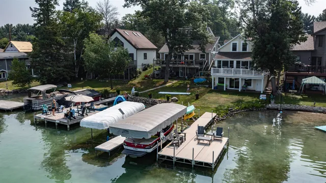$1,590,000 | E1396 Grandview Road, Waupaca, WI 54981