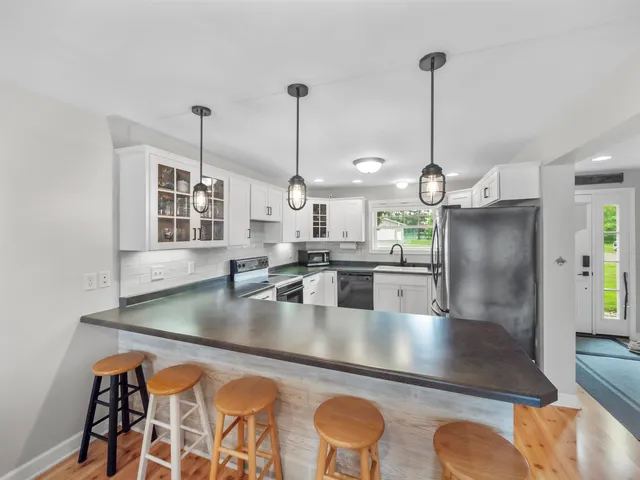 $1,590,000 | E1396 Grandview Road, Waupaca, WI 54981